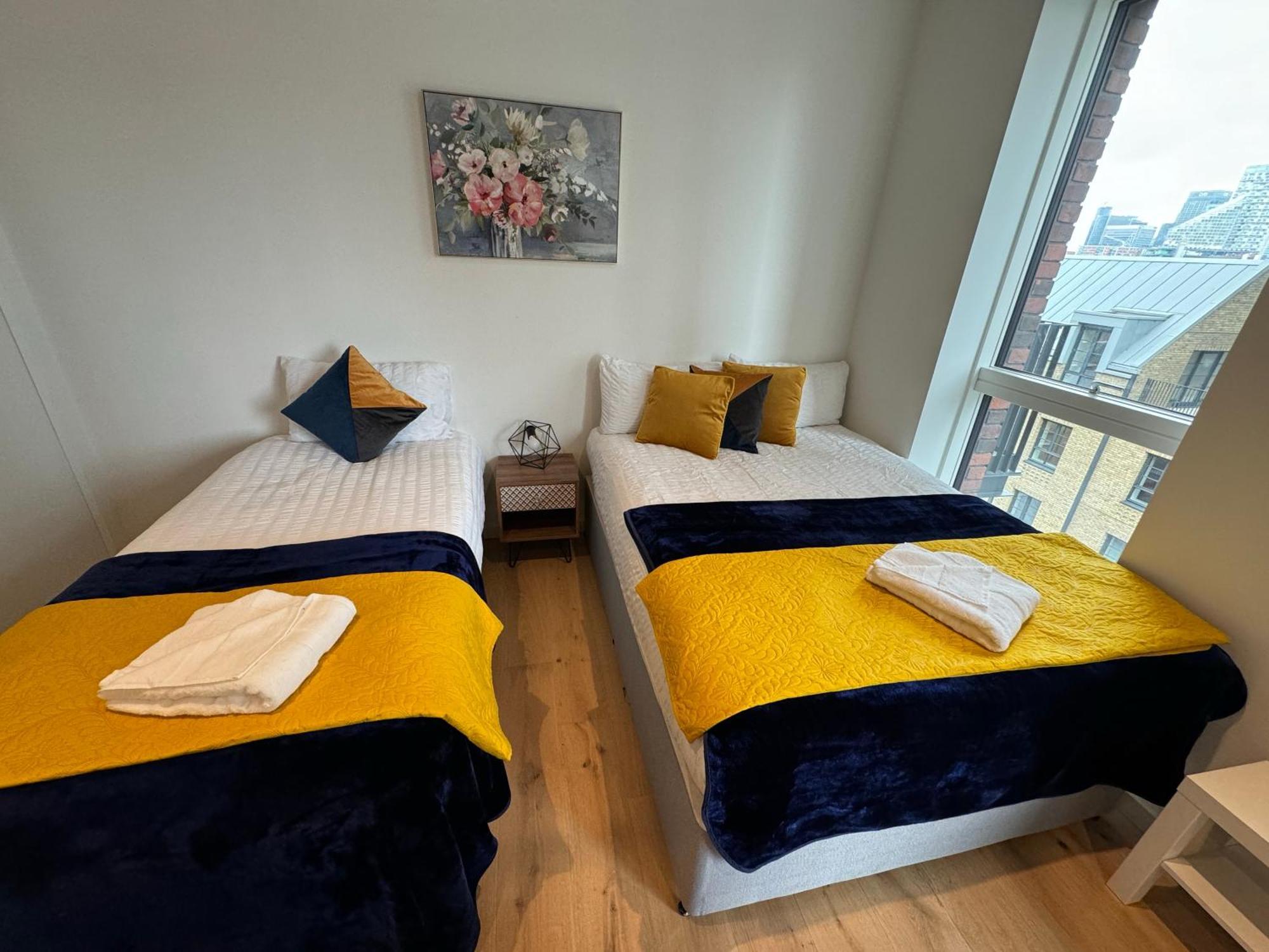 London Luxury Flat With Balcony, River View, O2 Arena, Excel, Canary Wharf, Station Apartment Ngoại thất bức ảnh