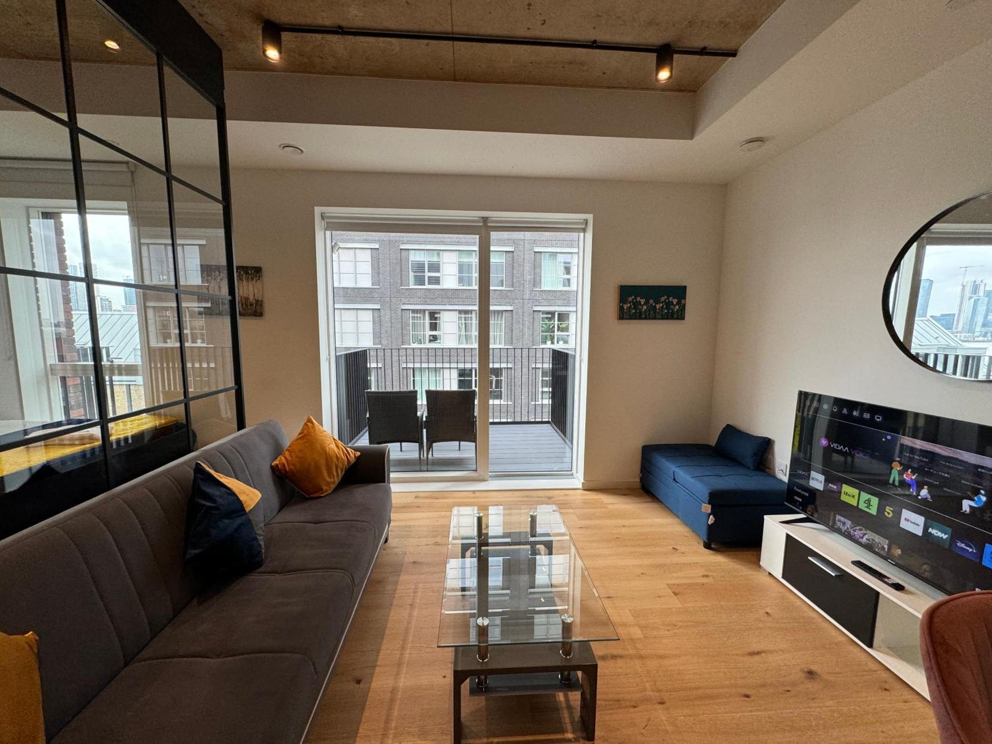 London Luxury Flat With Balcony, River View, O2 Arena, Excel, Canary Wharf, Station Apartment Ngoại thất bức ảnh